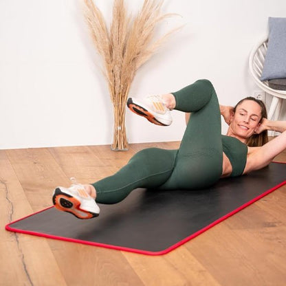 tapis de gym ultrafit femme fait abdominaux 
